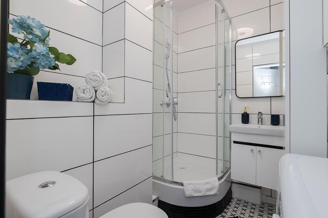 Unit Rooms Warszawa By Metro Rondo Onz Short Rent Idealne Pokoje Na Nocleg W Warszawie Zewnętrze zdjęcie