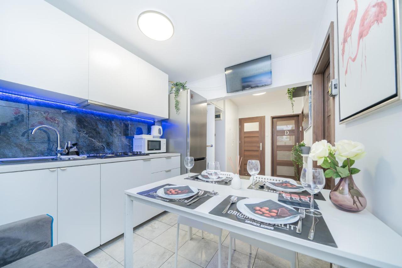 Unit Rooms Warszawa By Metro Rondo Onz Short Rent Idealne Pokoje Na Nocleg W Warszawie Zewnętrze zdjęcie