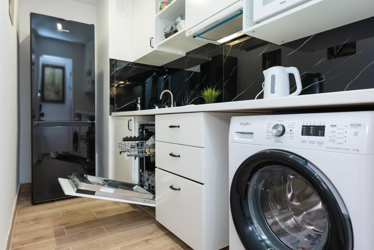 Unit Rooms Warszawa By Metro Rondo Onz Short Rent Idealne Pokoje Na Nocleg W Warszawie Zewnętrze zdjęcie